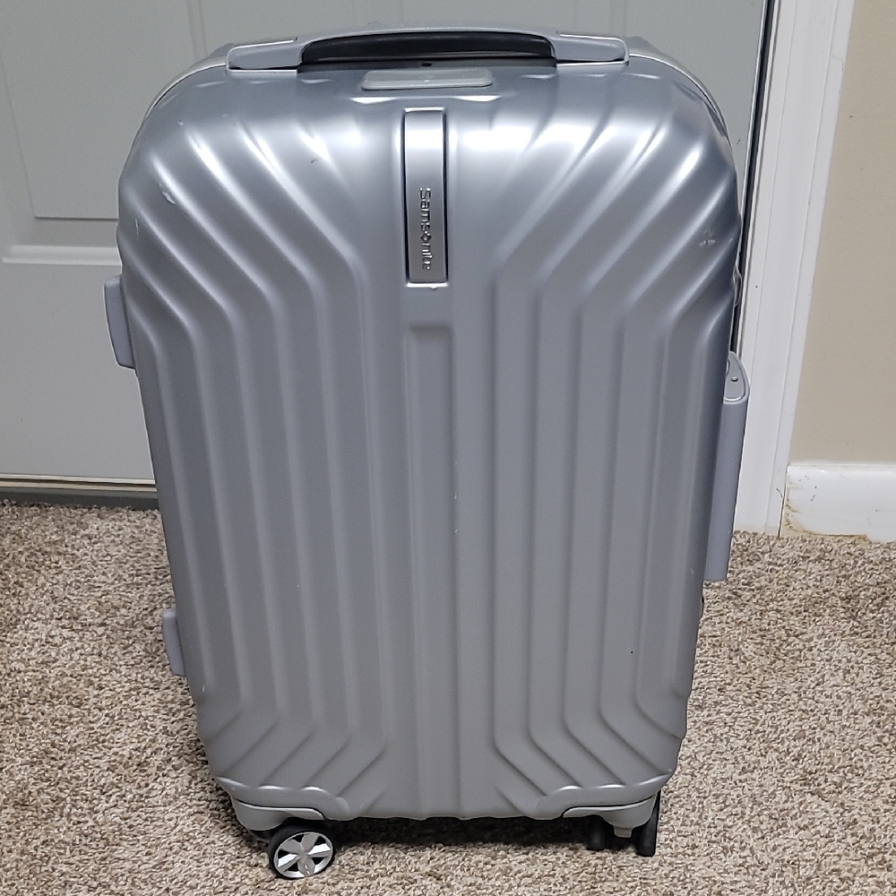 Samsonite Metallic Gray Spinner Suitcase